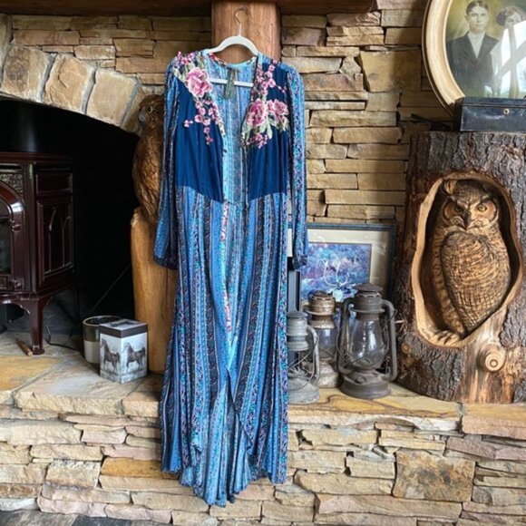 Aratta Long Duster with Floral Embroidery - Picture 2 of 8